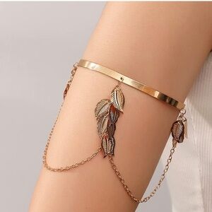 Gold Tone Boho Leaves Armband